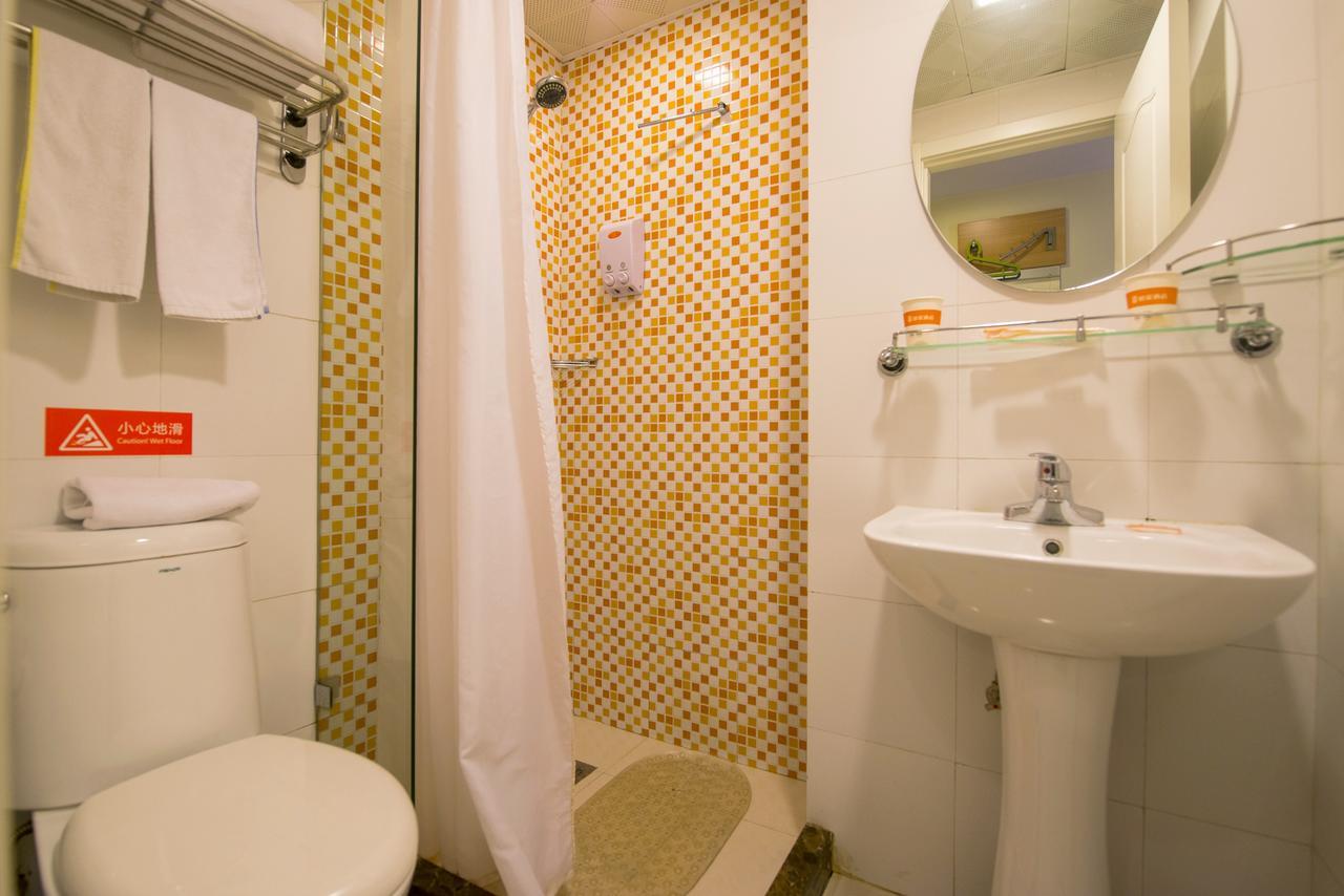 Home Inn Chongqing Nanping Pedestrian Street Branch Dış mekan fotoğraf
