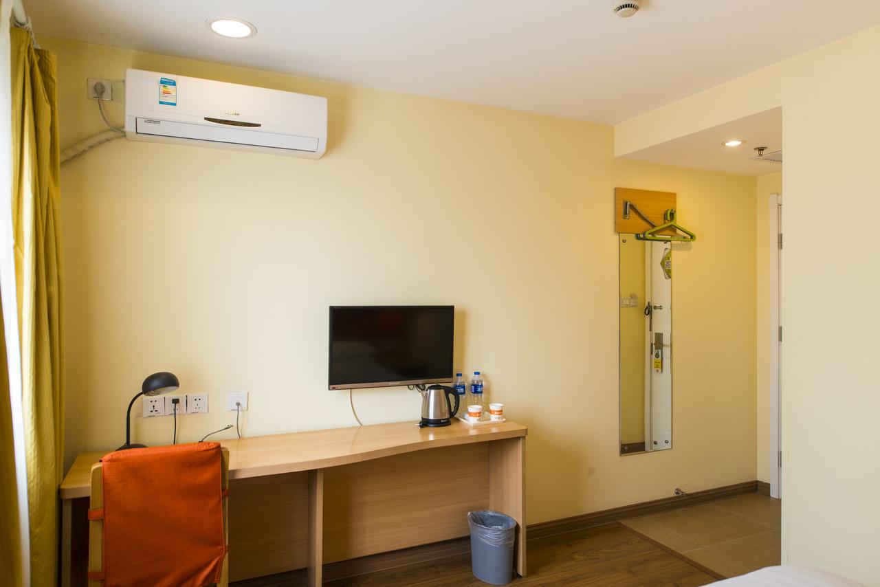 Home Inn Chongqing Nanping Pedestrian Street Branch Dış mekan fotoğraf